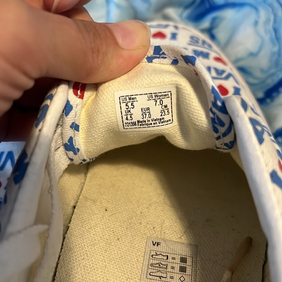 Vans - Picture 4 of 4